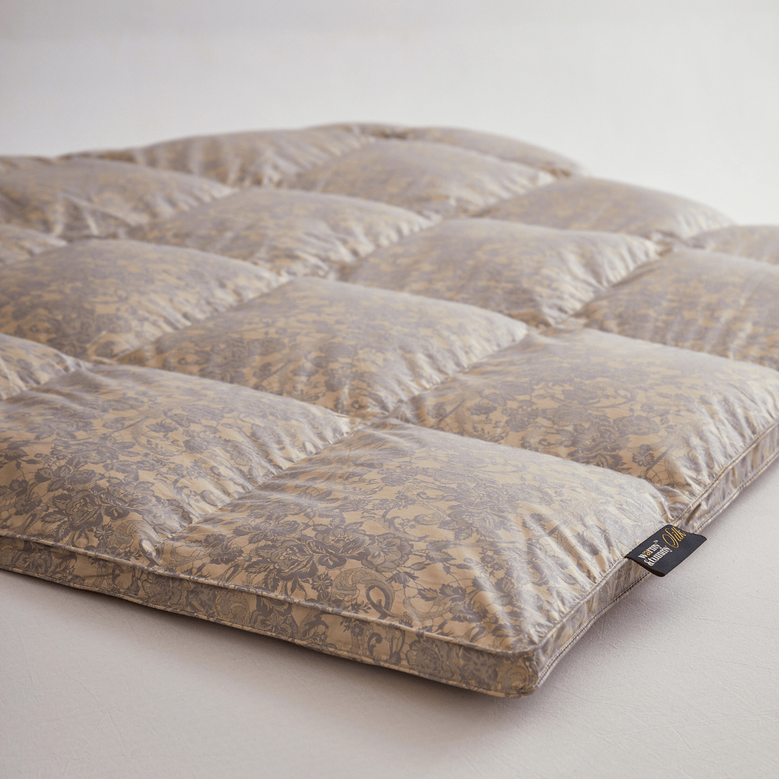 Deluxe Silk Goose Down Comforter - Warmy & Tummy