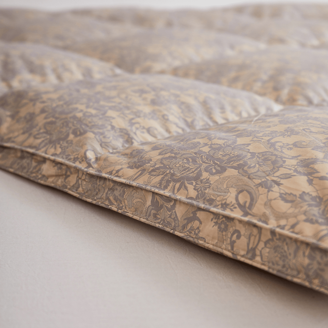 Deluxe Silk Goose Down Comforter - Warmy & Tummy