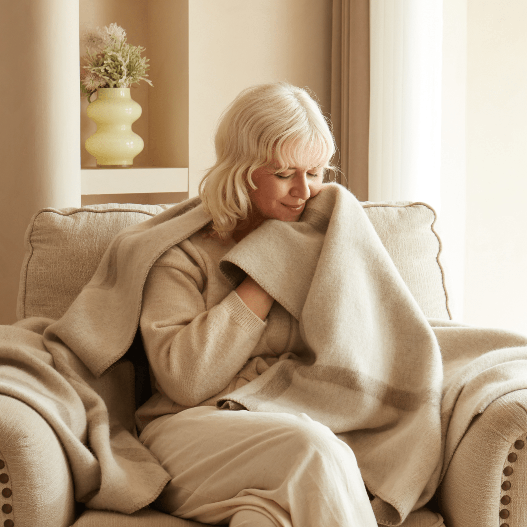 La Mérino - Doux Cashmere Merino Wool Throw Blanket - Warmy & Tummy