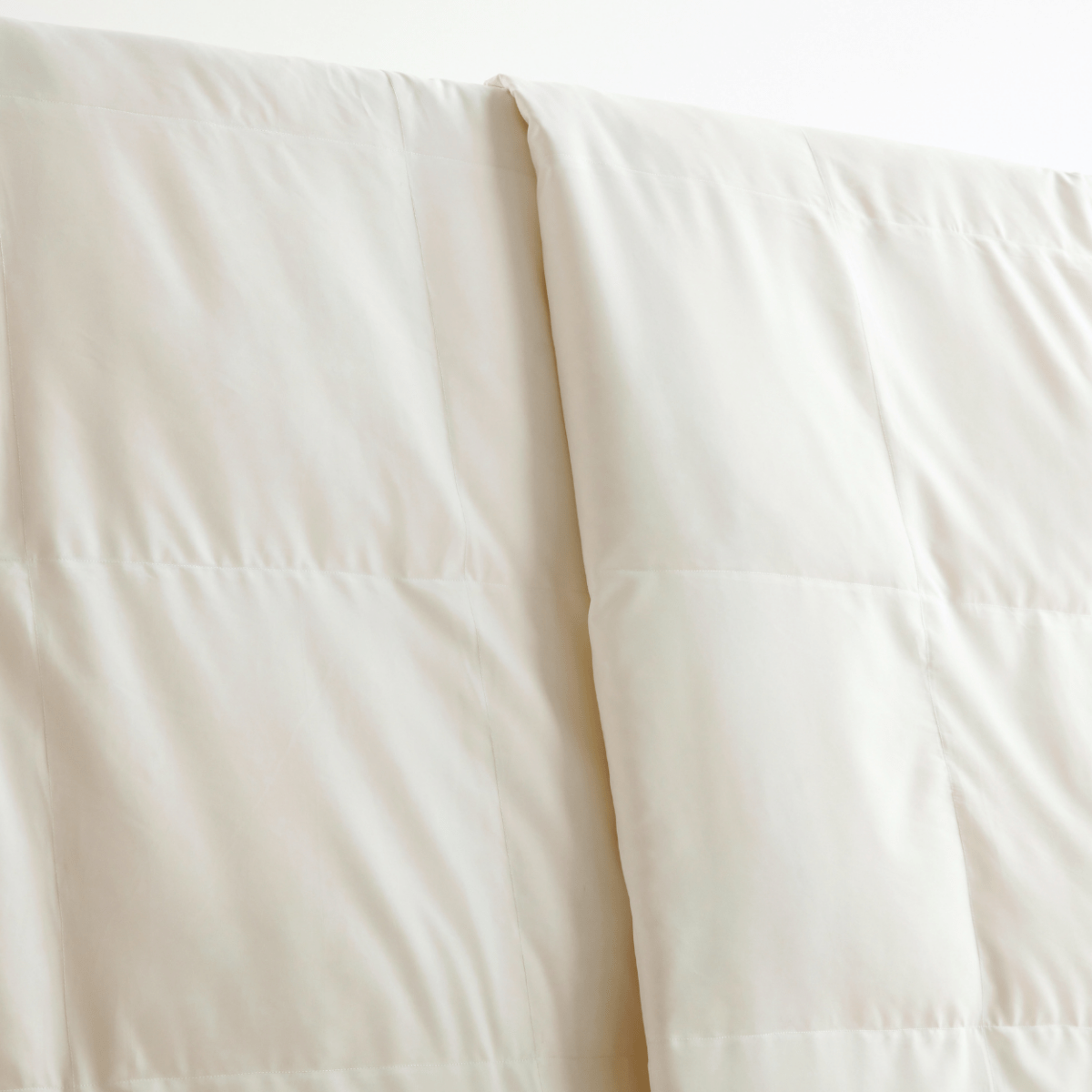 Luxecool™ Cooling Down Comforter + Breathe - Zone™ Tech - Warmy & Tummy