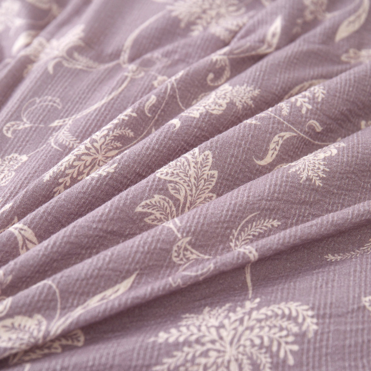 Lavender Bloom organic cotton reversible goose down comforter – lavender fabric detail
