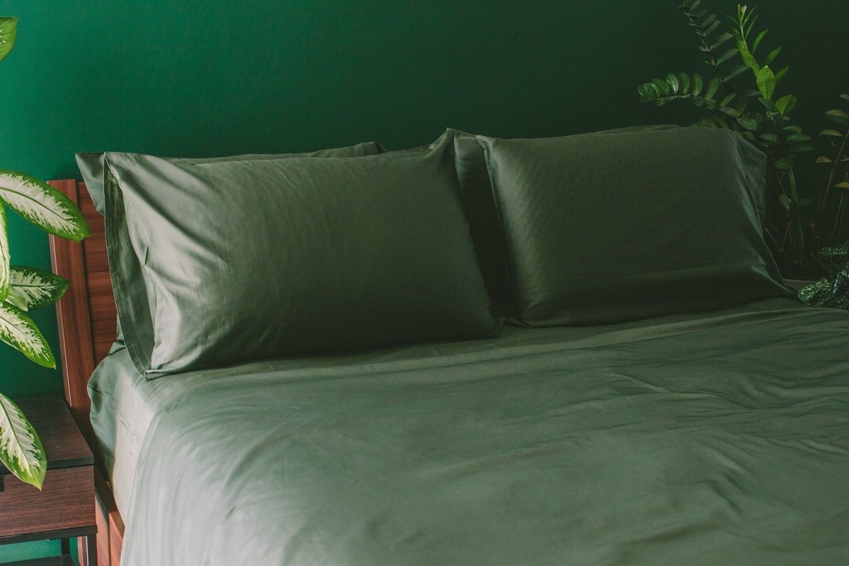 Sateen Organic Cotton Sheet Set + Pillowcases - Warmy & Tummy