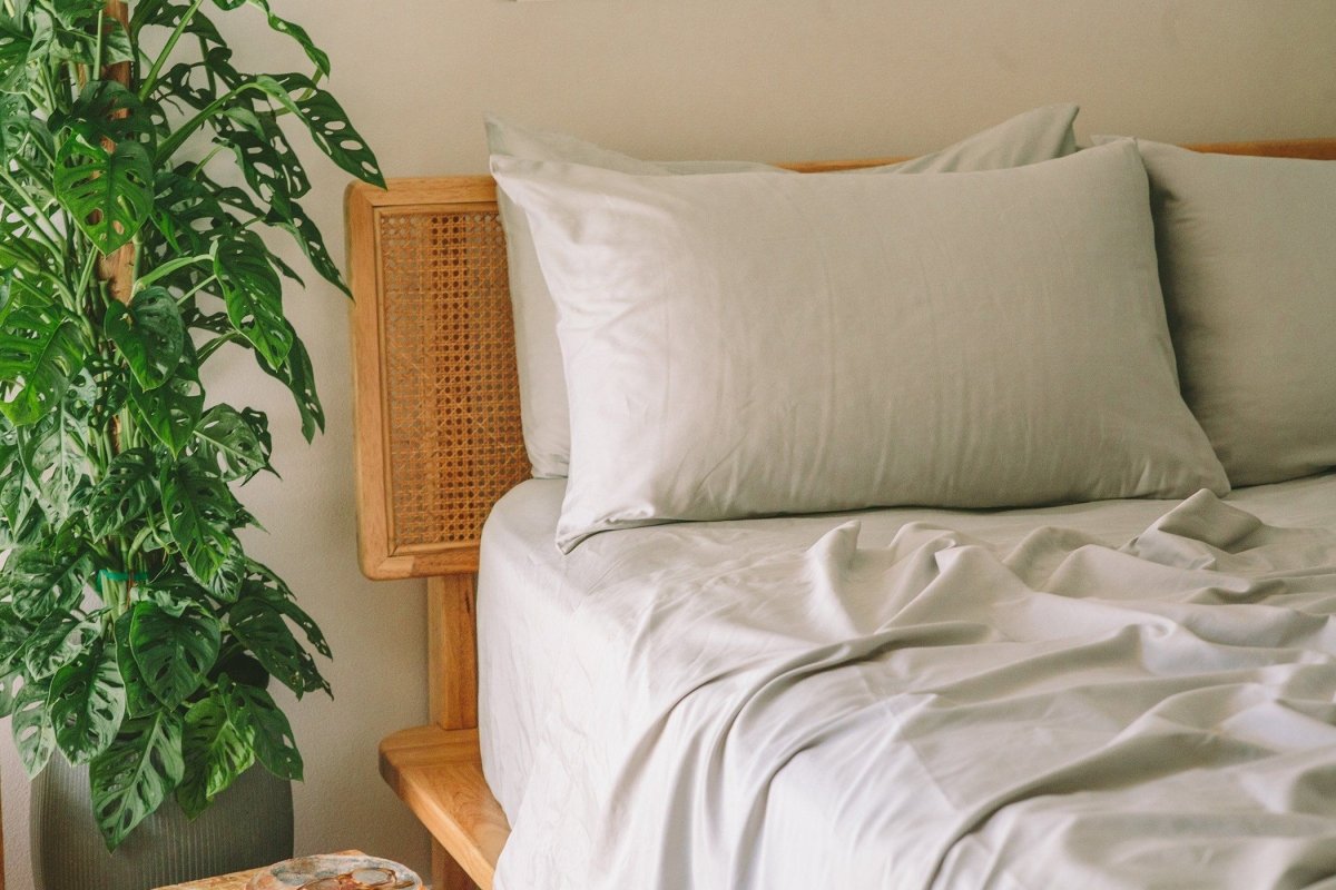 Sateen Organic Cotton Sheet Set + Pillowcases - Warmy & Tummy