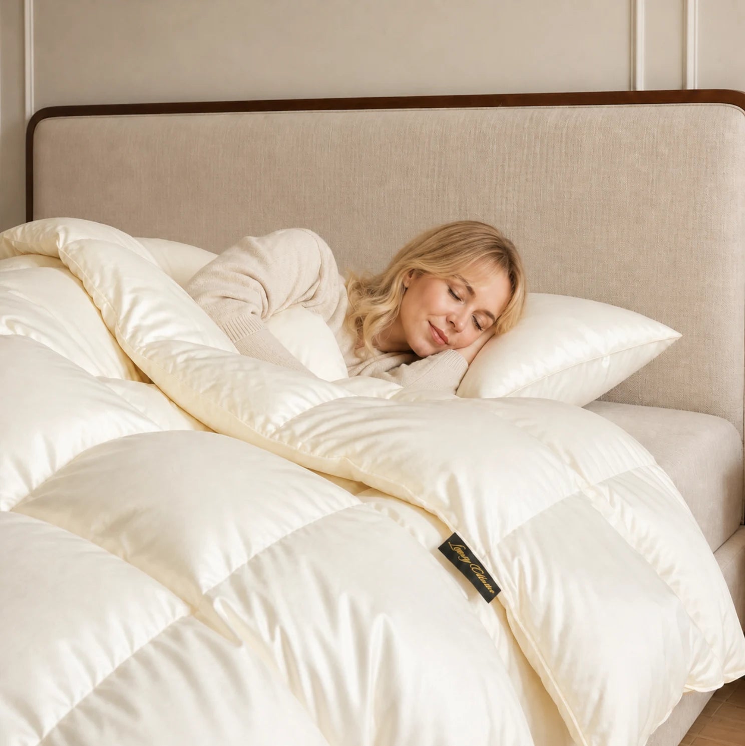 Deluxe Silk down comforter in Silk